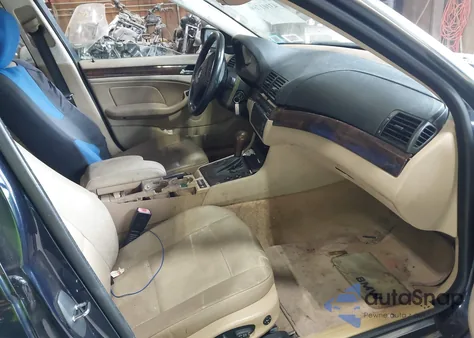 2003 BMW 330Xi from USA, damaged, VIN WBAEW534X3PG23783